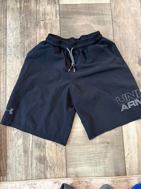Under Armour boys black Athletic Shorts